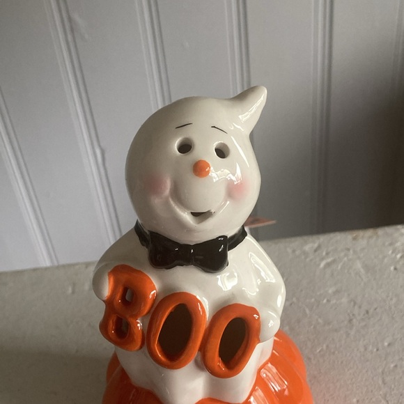 NWT- Adorable- LED Light Up- Ceramic BOO Ghost 👻 on a Pumpkin Decoration - Picture 5 of 17